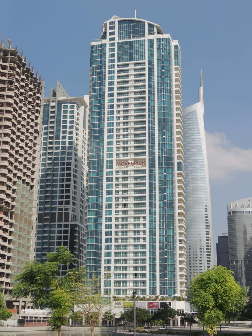 Laguna Tower — photo 1