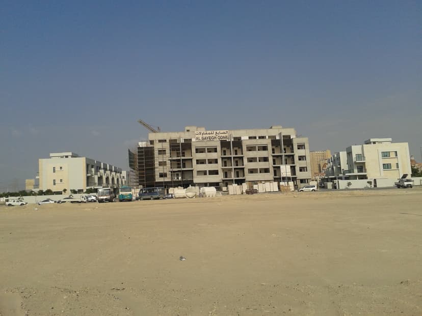 La Riviera Estate construction — photo 23