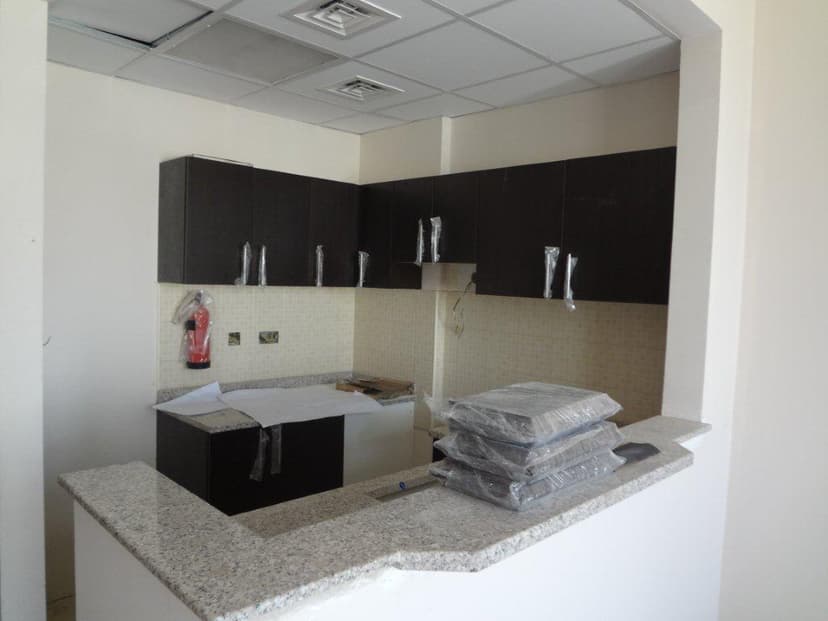 Qpoint Liwan-plot R100 construction — photo 1