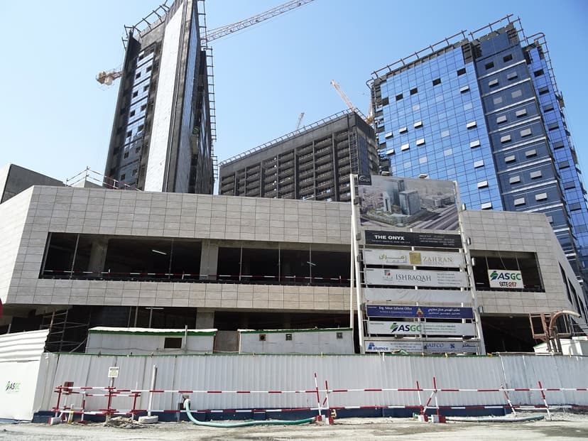 The Onyx construction — photo 46