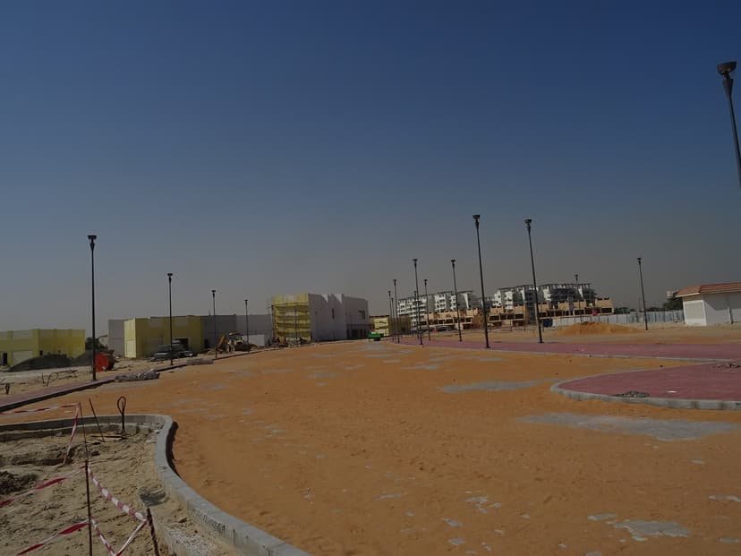 Townhouses at Jumeirah Islands construction — photo 31