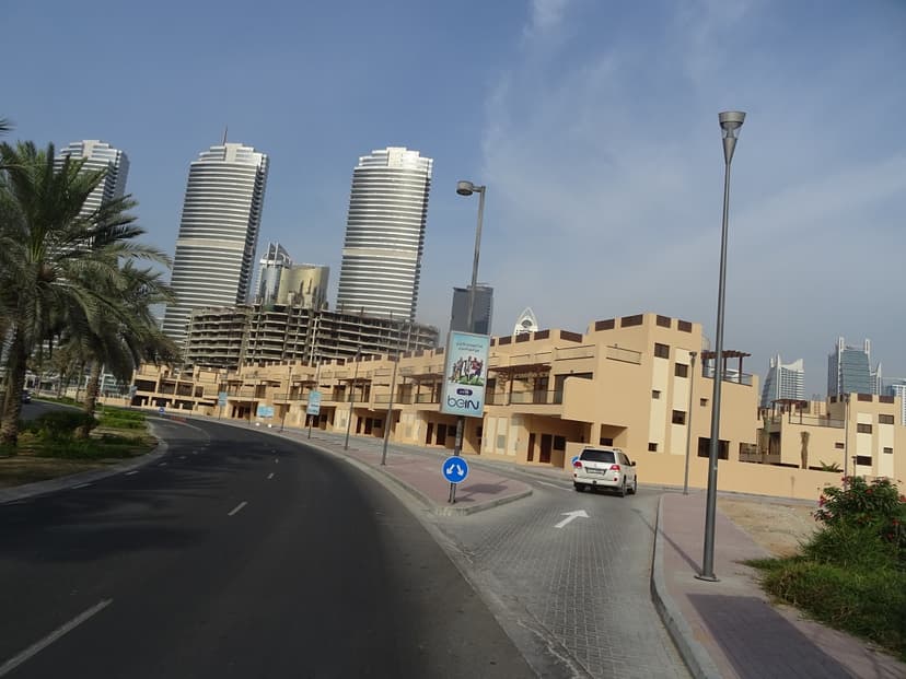 Townhouses at Jumeirah Islands construction — photo 4