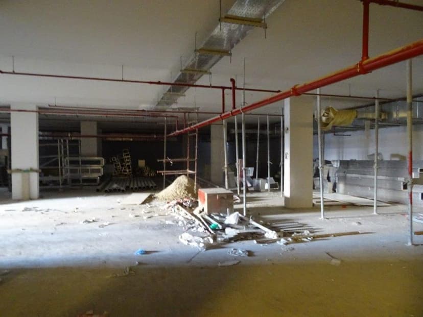 Azizi Berton construction — photo 39