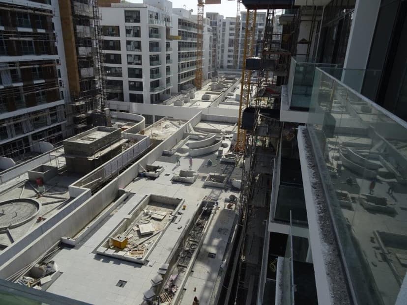 Azizi Riviera 15 construction — photo 31