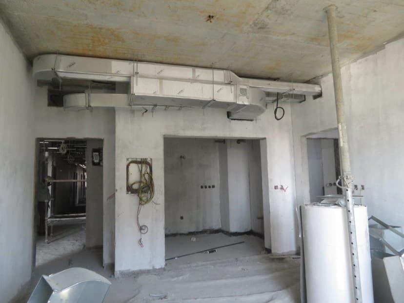 V2 construction — photo 32