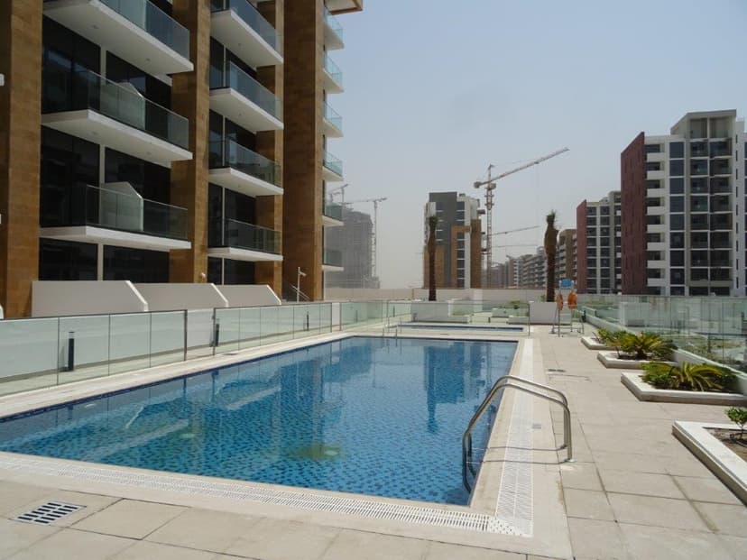 Azizi Riviera 7 construction — photo 17