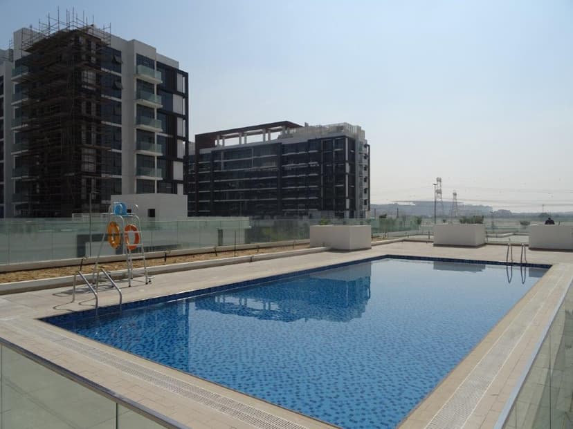 Azizi Riviera 4 construction — photo 10