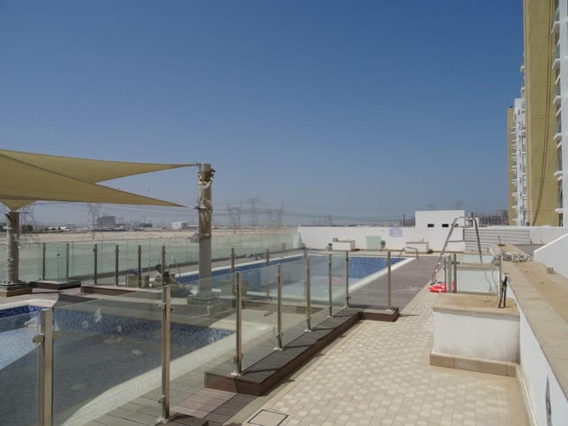 Azizi Riviera 10 construction — photo 28