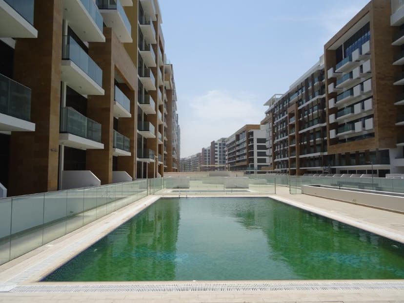 Azizi Riviera 5 construction — photo 9