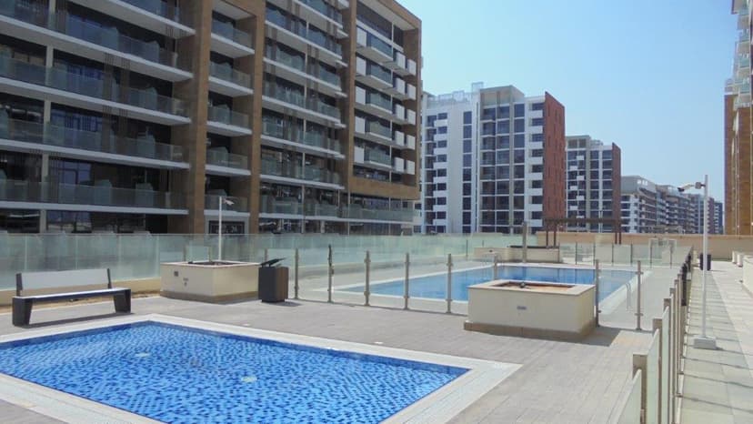 Azizi Riviera 21 construction — photo 10