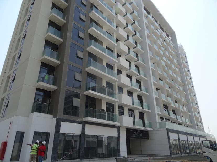 Azizi Riviera 41 construction — photo 17