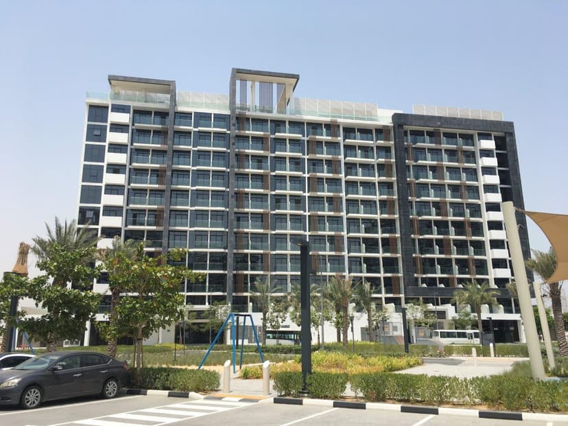 Azizi Riviera 1 construction — photo 7