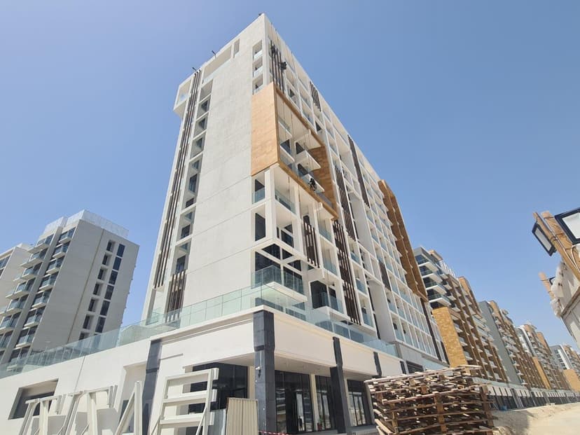Azizi Riviera 40 construction — photo 13