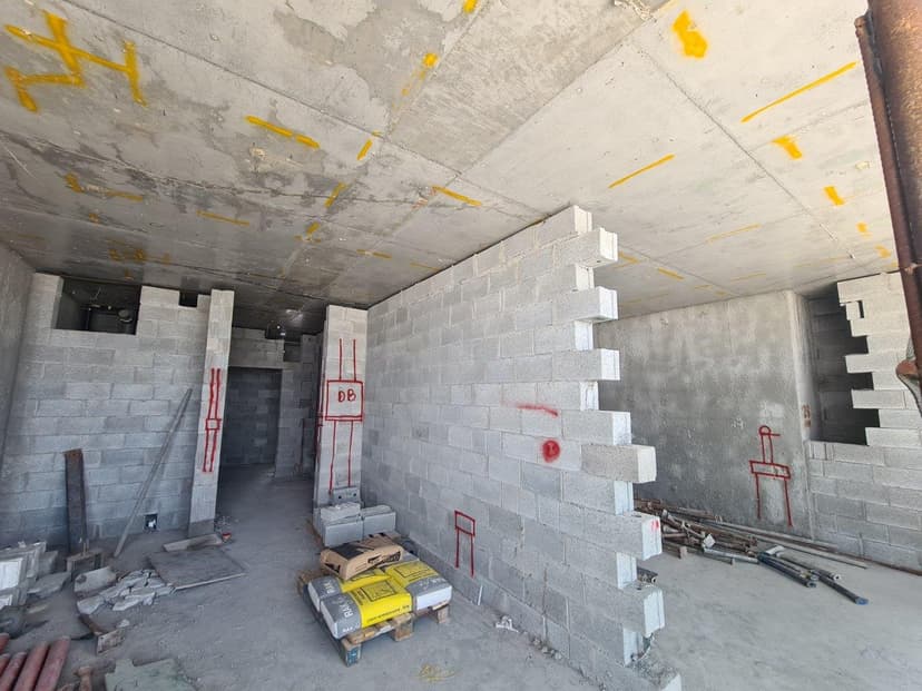 Luxury Family Residence construction — photo 31