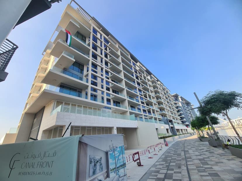 Canal Front Residences-CF5&CF6 construction — photo 11