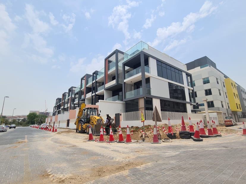 La Perla Homes 10 construction — photo 8