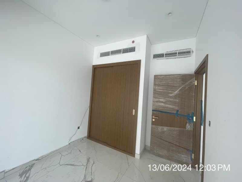 Azizi Riviera 61 construction — photo 17