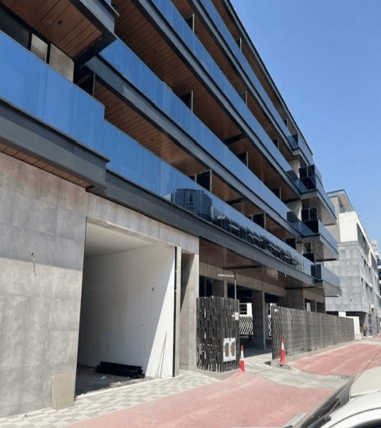 The 100 construction — photo 13