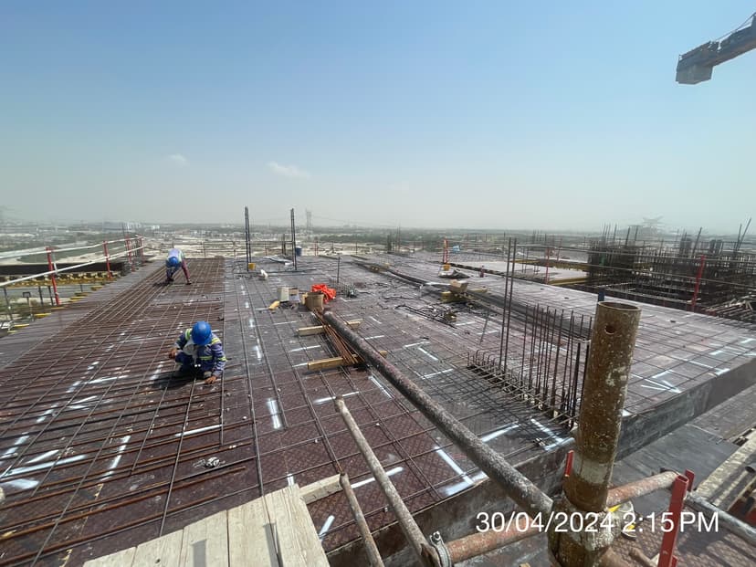 Azizi Riviera 69 construction — photo 36