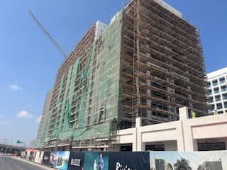 Azizi Riviera 69 construction — photo 35