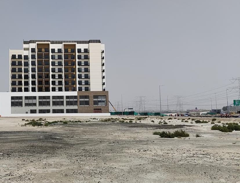 Azizi Jewel construction — photo 15