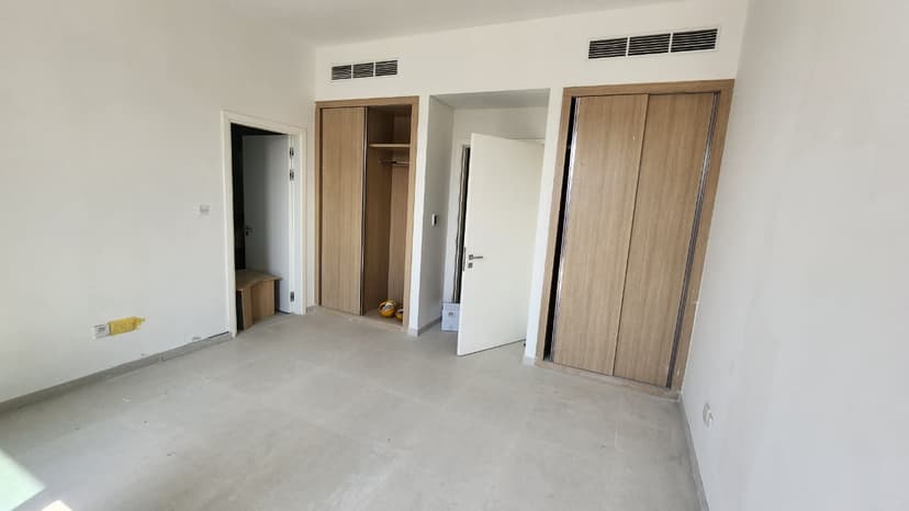 Jebel Ali Village Townhouses- Phase 1 construction — photo 22