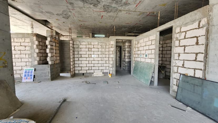 Luxury Family Residence III construction — photo 12