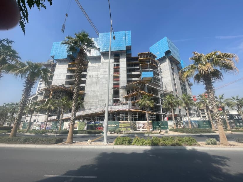 DAMAC Hills - Golf Greens 1 construction — photo 12