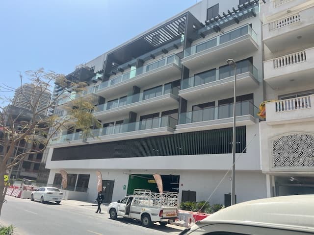 Lumina Vista Residences construction — photo 1