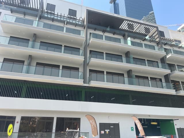 Lumina Vista Residences construction — photo 4