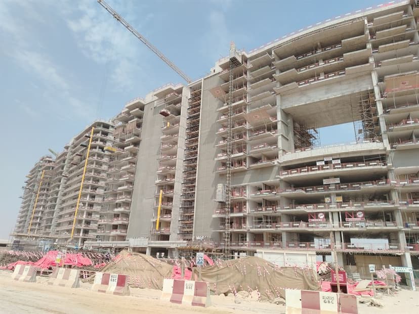 Azizi Venice 4 construction — photo 24