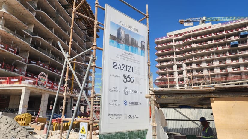 Azizi Venice 10 construction — photo 31