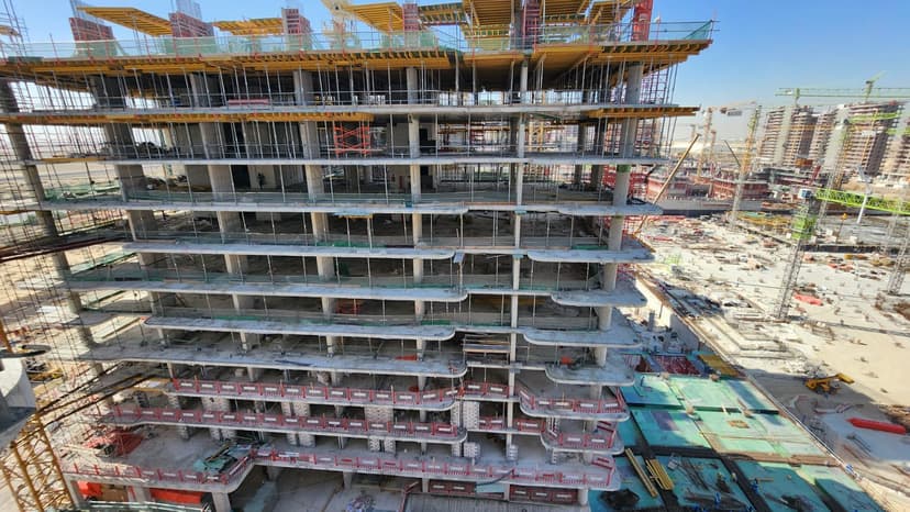 Azizi Venice 10 construction — photo 32