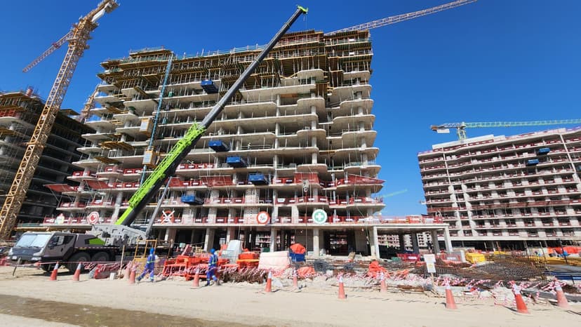 Azizi Venice 10 construction — photo 19