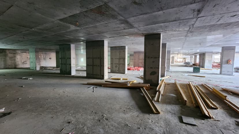 Azizi Venice 10 construction — photo 14