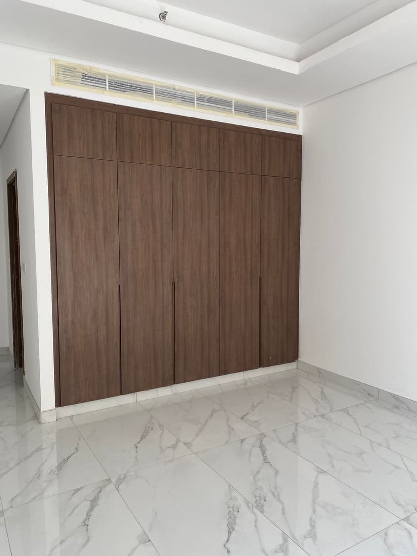 Iliyaa 5 construction — photo 21