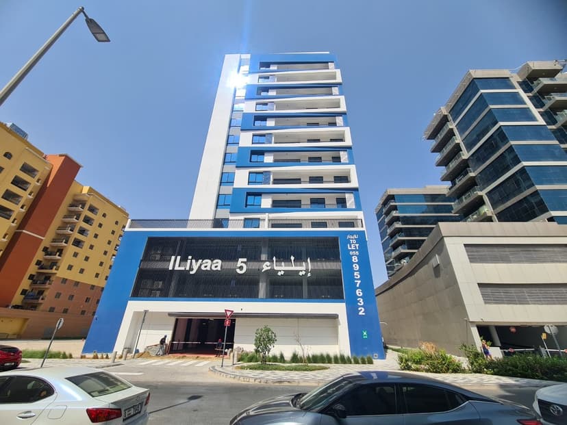 Iliyaa 5 construction — photo 11