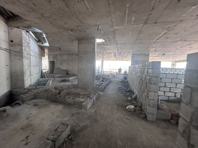 Lateral One construction — photo 12