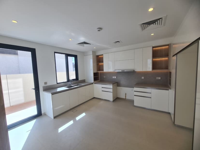 Jebel Ali Village construction — photo 11
