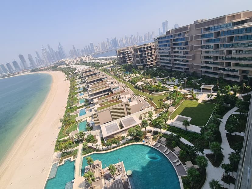 Six Senses Residences The Palm, Dubai construction — photo 2
