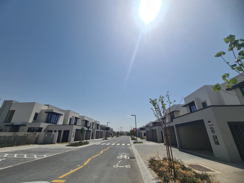 Jebel Ali Village Townhouses - Phase 2 construction — photo 6