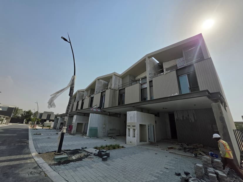 Nad Al Sheba Gardens Phase 3 construction — photo 2