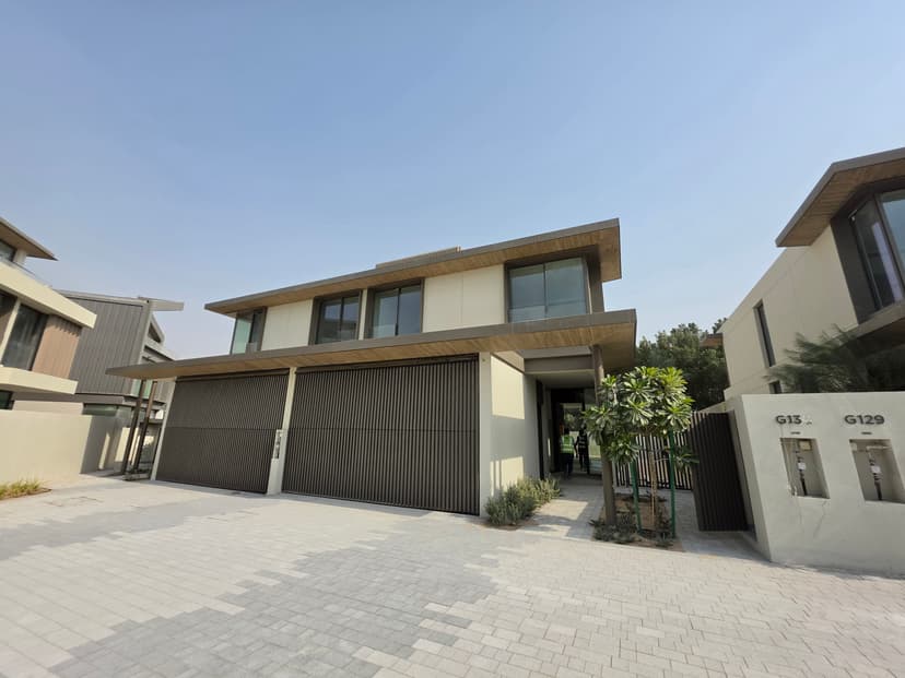 Nad Al Sheba Gardens Phase 3 construction — photo 8