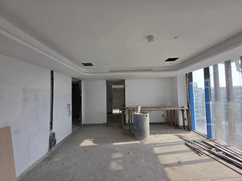 One Crescent construction — photo 5