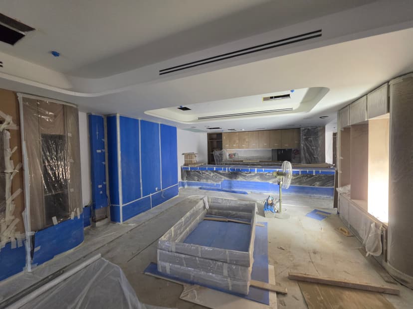 One Crescent construction — photo 6