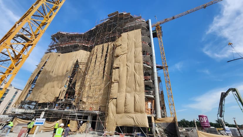One Crescent construction — photo 20