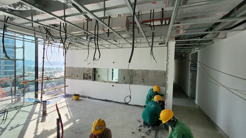 One Crescent construction — photo 19