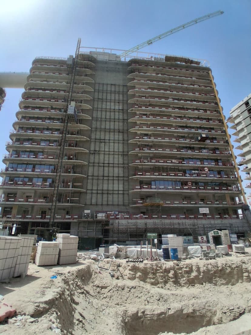 Azizi Venice 5 construction — photo 2