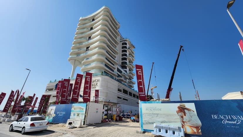 Beach Walk Residences 1 construction — photo 32
