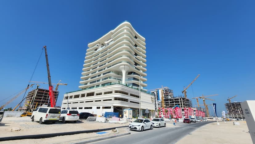 Beach Walk Residences 1 construction — photo 25